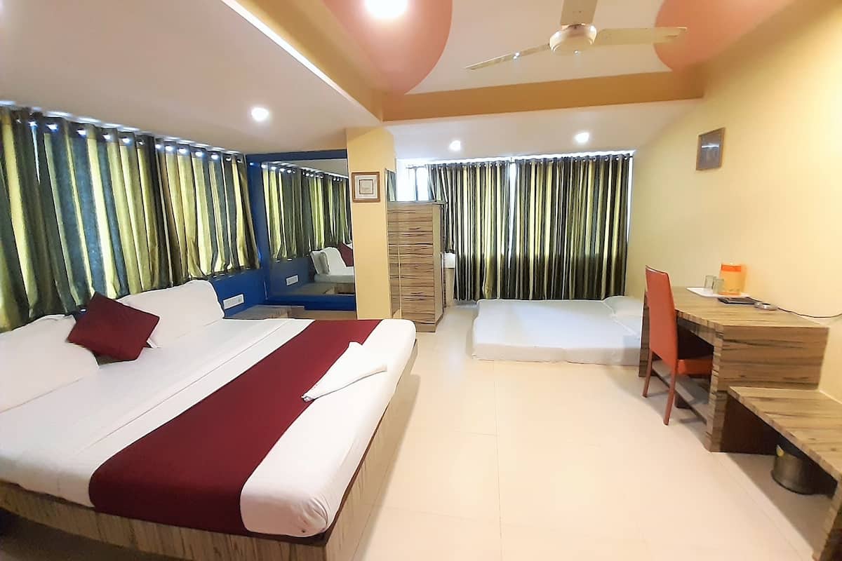deluxe double room | free wifi