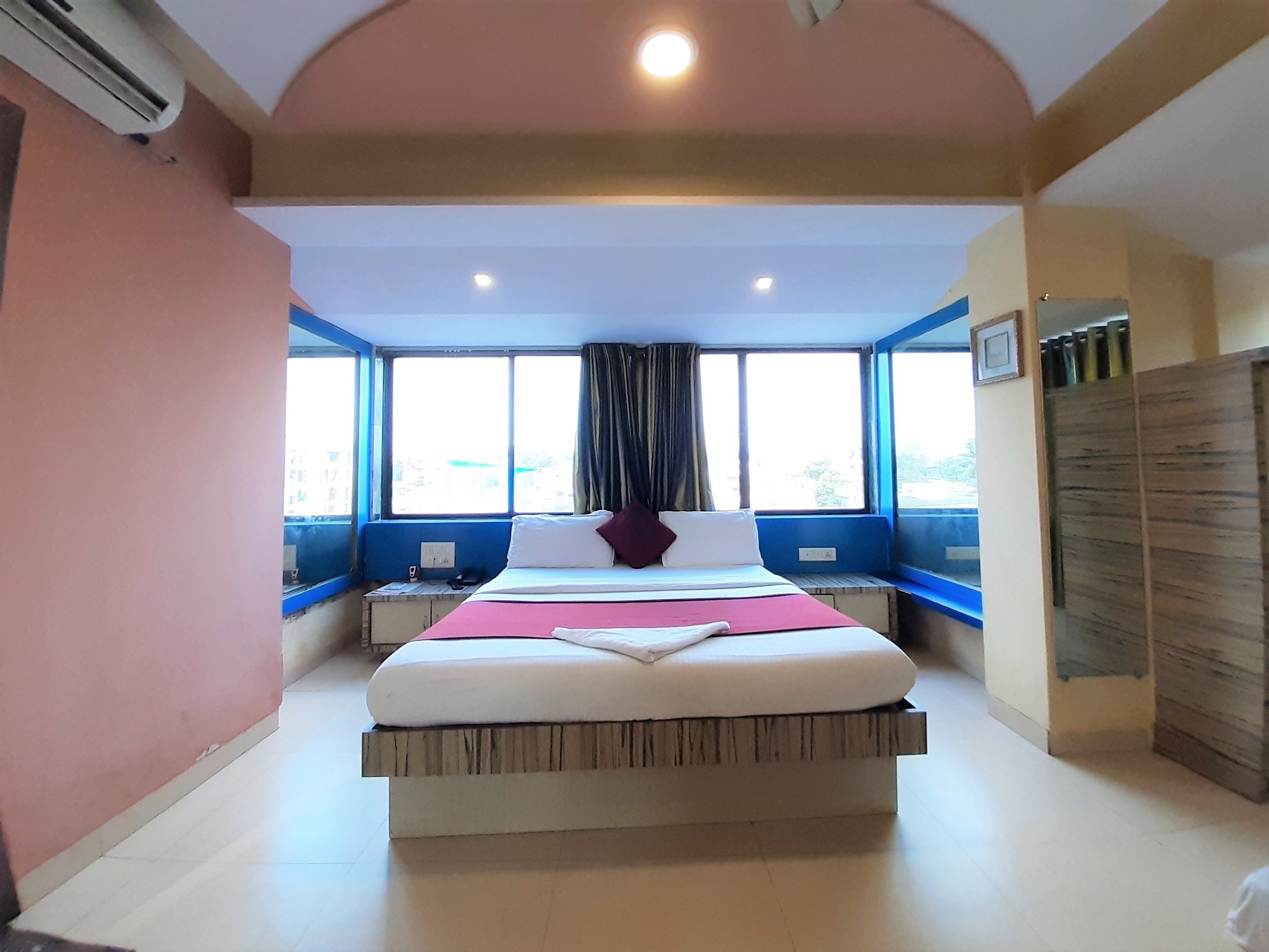 deluxe double room | free wifi