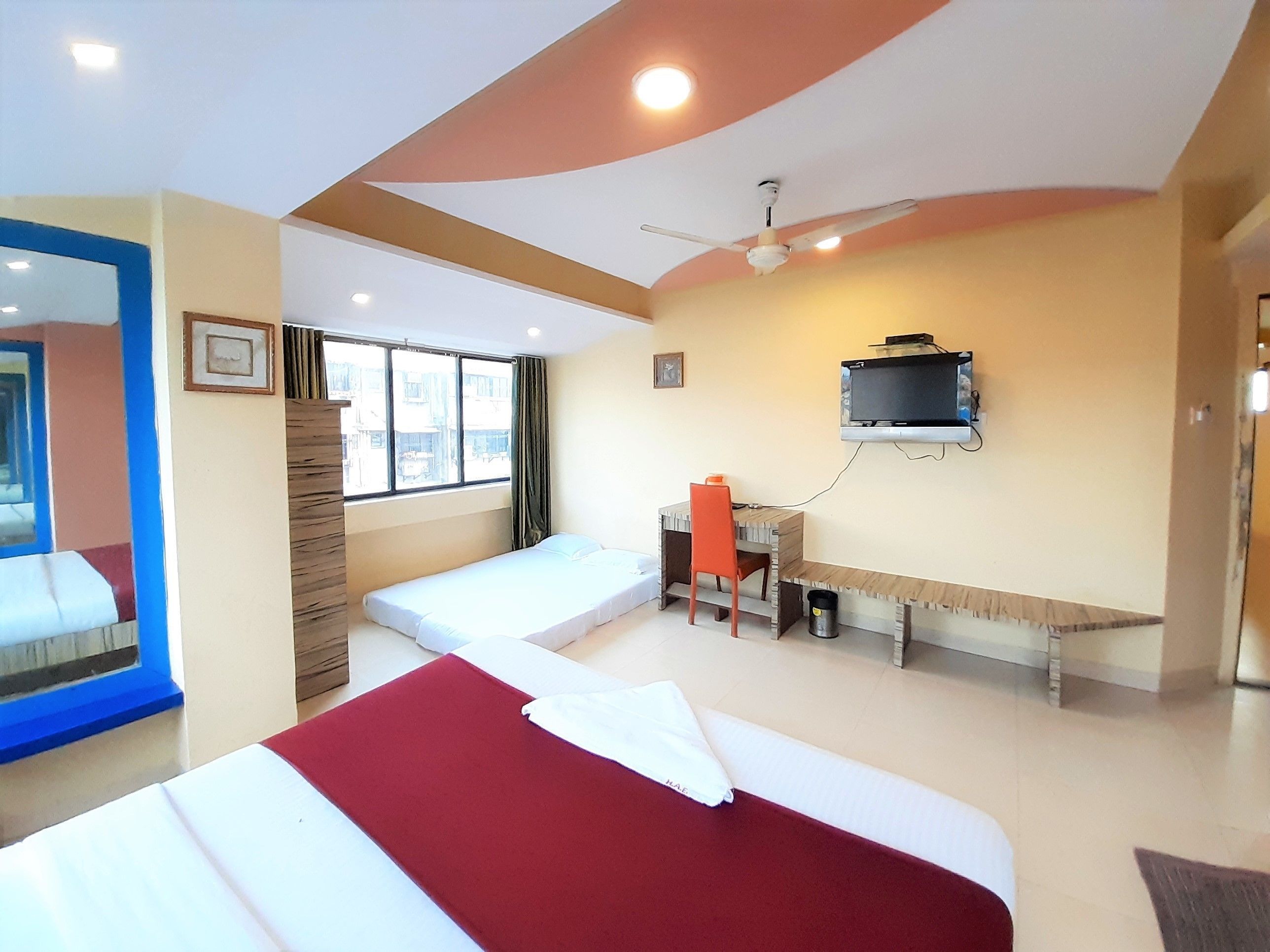 deluxe double room | free wifi