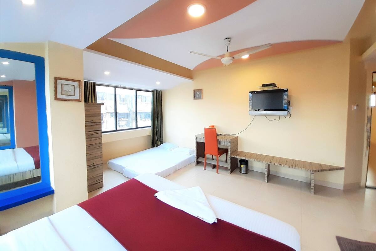 deluxe double room | free wifi