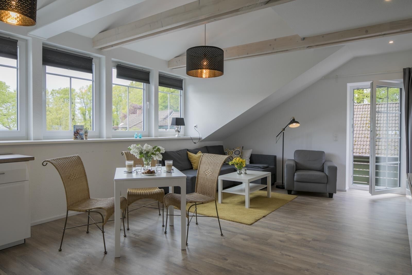 Deluxe appartement, privébadkamer, uitzicht op meer | Lounge