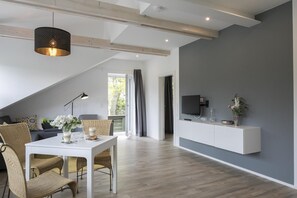 Deluxe Apartment, Private Bathroom, Lake View - Landcafé Neumann (Bad Zwischenahn)