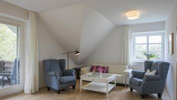 Standard Apartment, Private Bathroom | Lounge