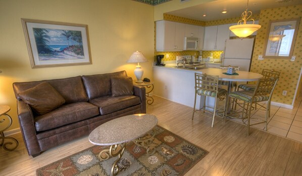 TV, DVD player, foosball, table tennis - One Bedroom Suite, Luxury Condo, Daytona Beach, FL 1722132 (Daytona Beach)