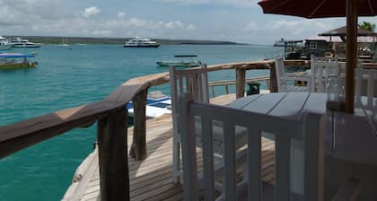Suite Jacuzzi de luxe sur la baie avec vue sur la ville, le port et l'ocĂ©an (LIRE LA PREMIĂRE ANNĂE)