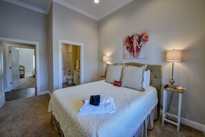 2 bedrooms, iron/ironing board, travel cot, free WiFi