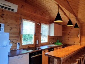 Luxury Chalet, 1 Bedroom, Non Smoking, Sea View | Private kitchen