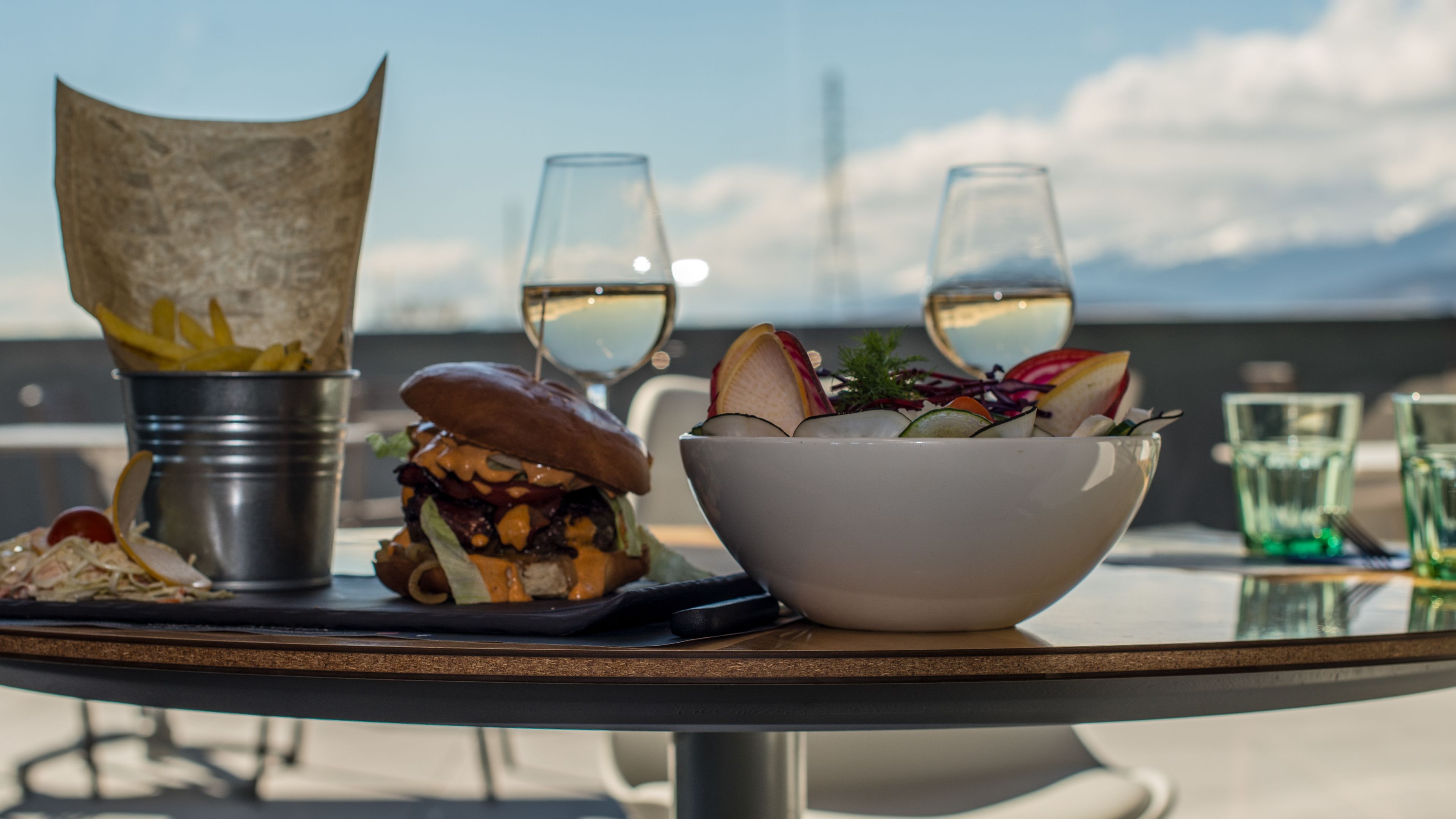 breakfast, lunch served; mediterranean cuisine, al fresco dining