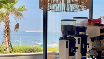 Daily English breakfast (KRW 16000 per person)