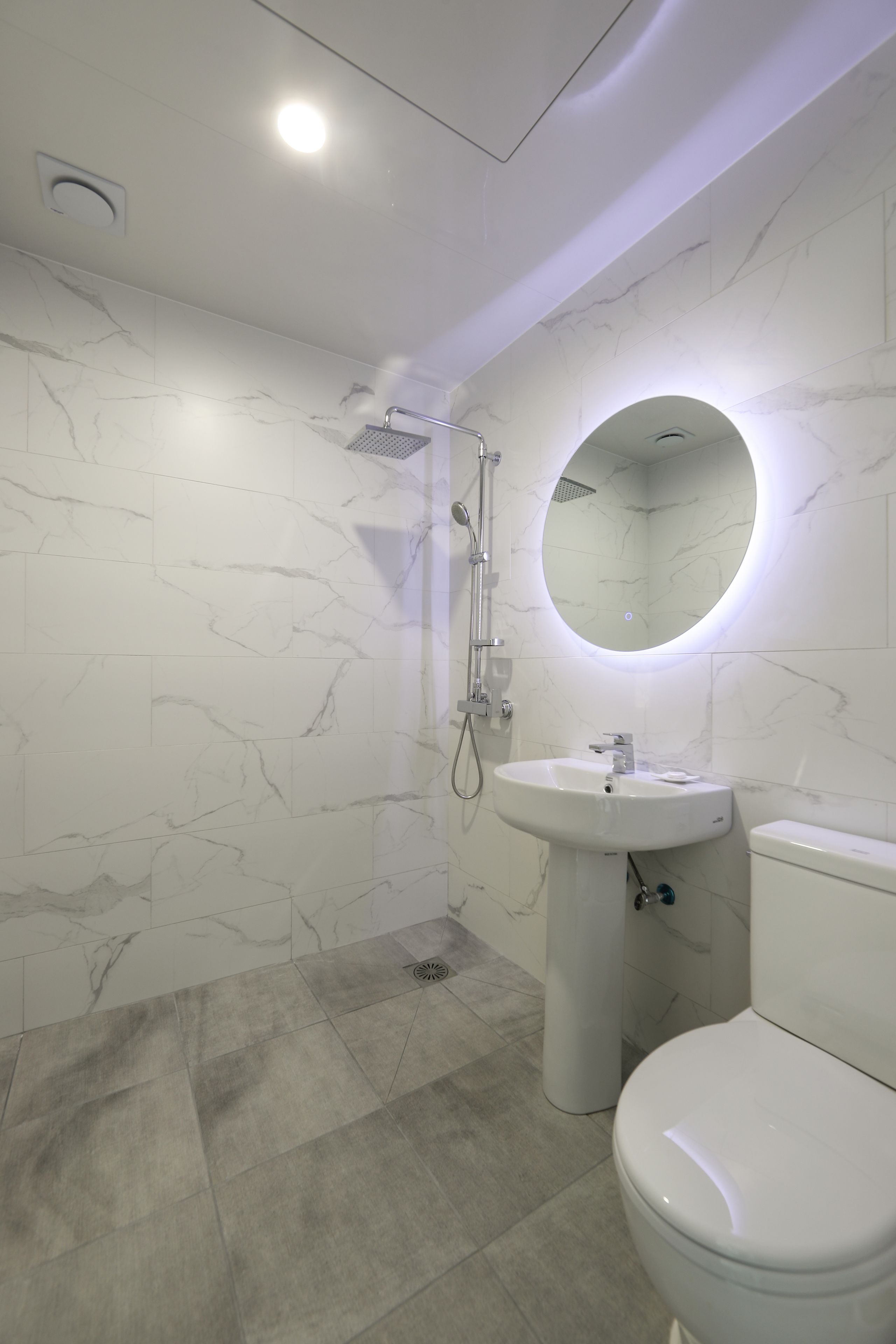 shower, free toiletries, hair dryer, slippers