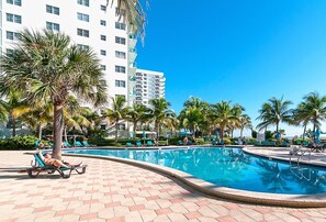 Pool - Beachfront Apt | Hollywood, 10th Floor + Pool (Hollywood)