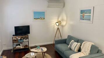 Smart TV, DVD player