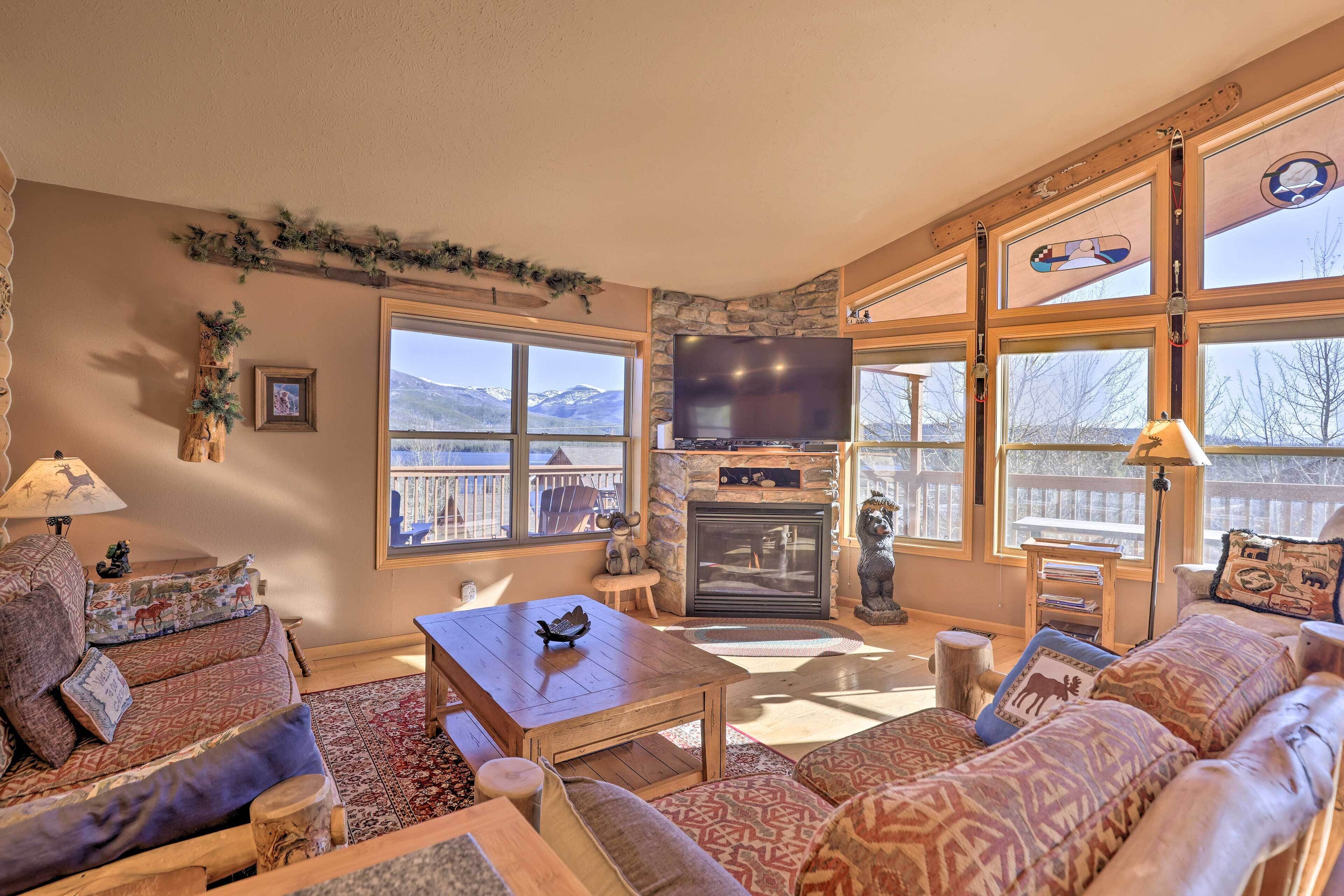 Grand Lake House w/ Deck, Grill + Mountain Views!
