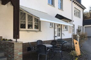 Apartment (Sonnenpfad) | Terrace/patio - Pension Allebrodt (Lennestadt)