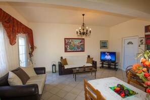 Fernseher, Tischtennisplatte