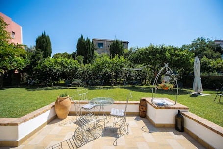 ํ
๋ผ์ค/ํํฐ์ค