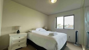 2 bedrooms, iron/ironing board, bed sheets