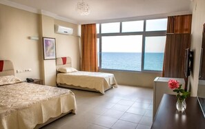 Phòng Tiêu chuẩn | Minibar, bàn, khu vực làm việc phù hợp cho laptop 