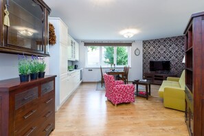 Basic Apartment | Living area | Flat-screen TV - Apartament Wierzbowa Centrum (Poznan)