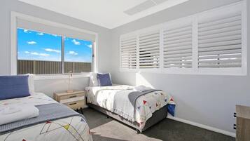 6 habitaciones, tabla de planchar con plancha, wifi y ropa de cama