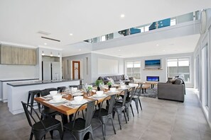 Dining - Lake Resort on Black Bull (Yarrawonga)