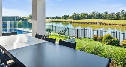 Lake Resort Black Bullissa