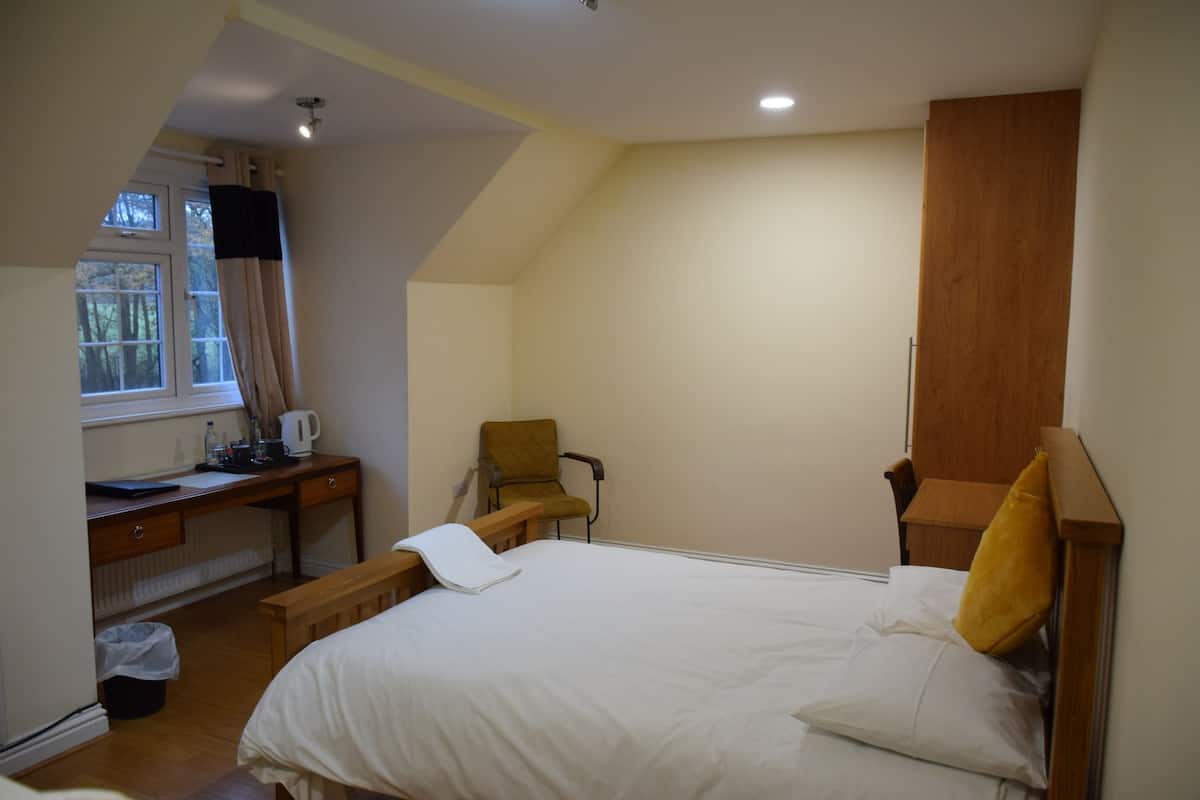 标准双人房, 1 张双人床 | 办公桌、遮光窗帘、熨斗/熨衣板、免费 WiFi