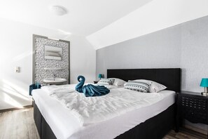 Family Room | Individually decorated, individually furnished, free WiFi, bed sheets - Pension das Lädle (Rothenburg ob der Tauber)