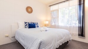 2 bedrooms, bed sheets - Forster Holiday Lodge 4 - Great, Central Location! (Forster)