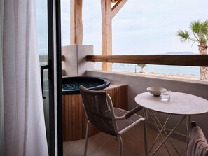 Outdoor spa tub - Stella Blue Seaside Resort (Hersonissos)