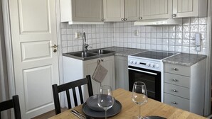 基本小屋 | 私人廚房 | 電冰箱、微波爐、烤箱、爐台