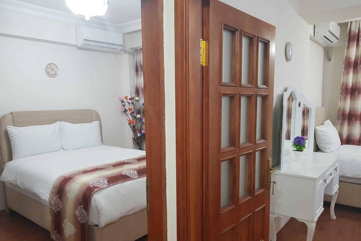 Apartamento urbano | 3 quartos, cofres nos quartos, cortinas blackout