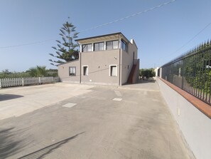 Esterni