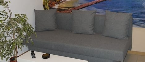 3 bedrooms, blackout curtains, free WiFi, bed sheets