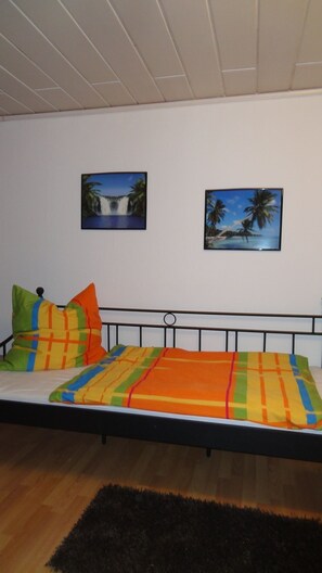 Appartement | Rideaux d’obscurcissement, accès au Wi-Fi (inclus), literie fournie