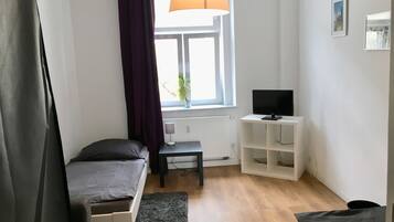 Apartment | Blackout curtains, free WiFi, bed sheets