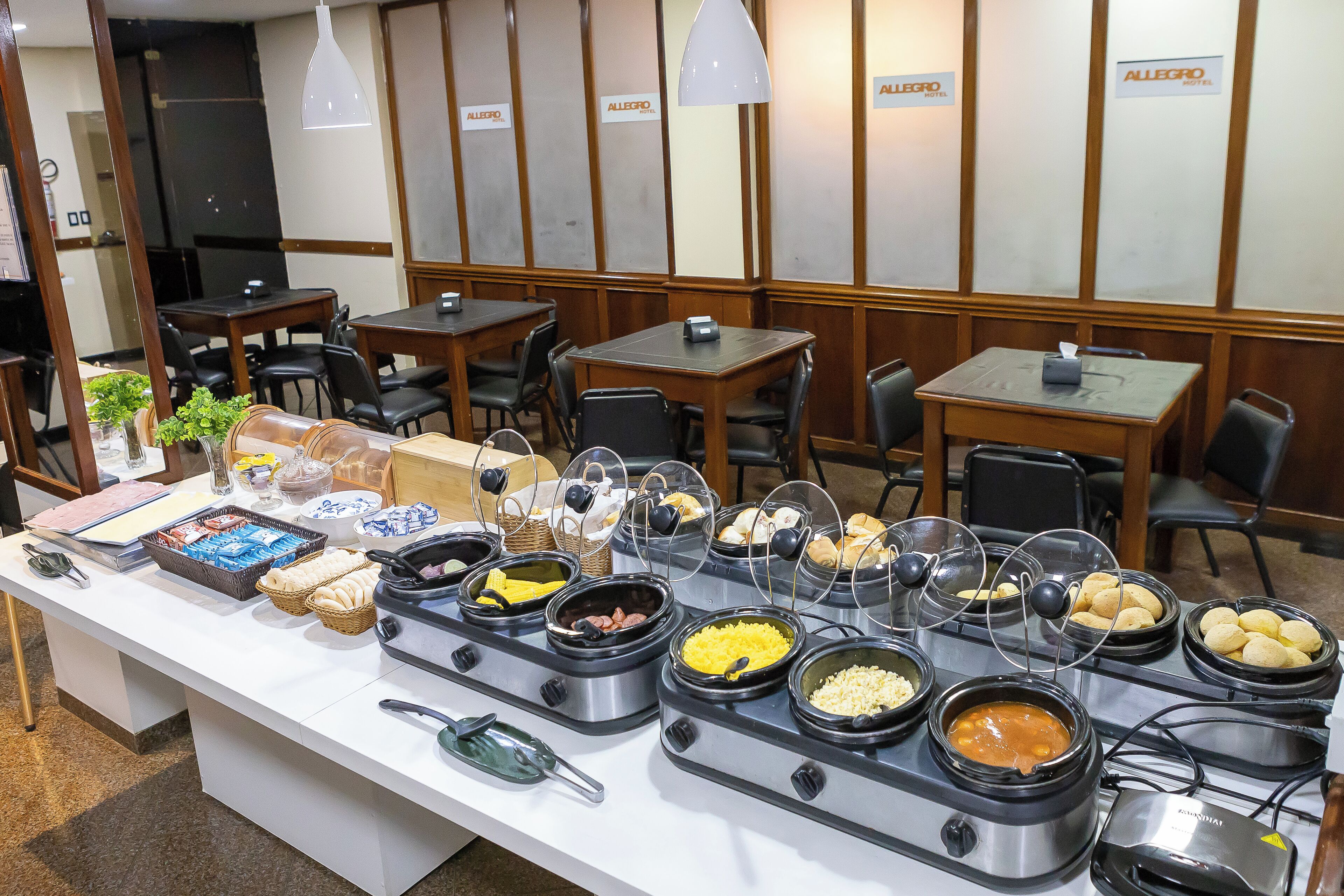 Desayuno buffet incluido todos los días 