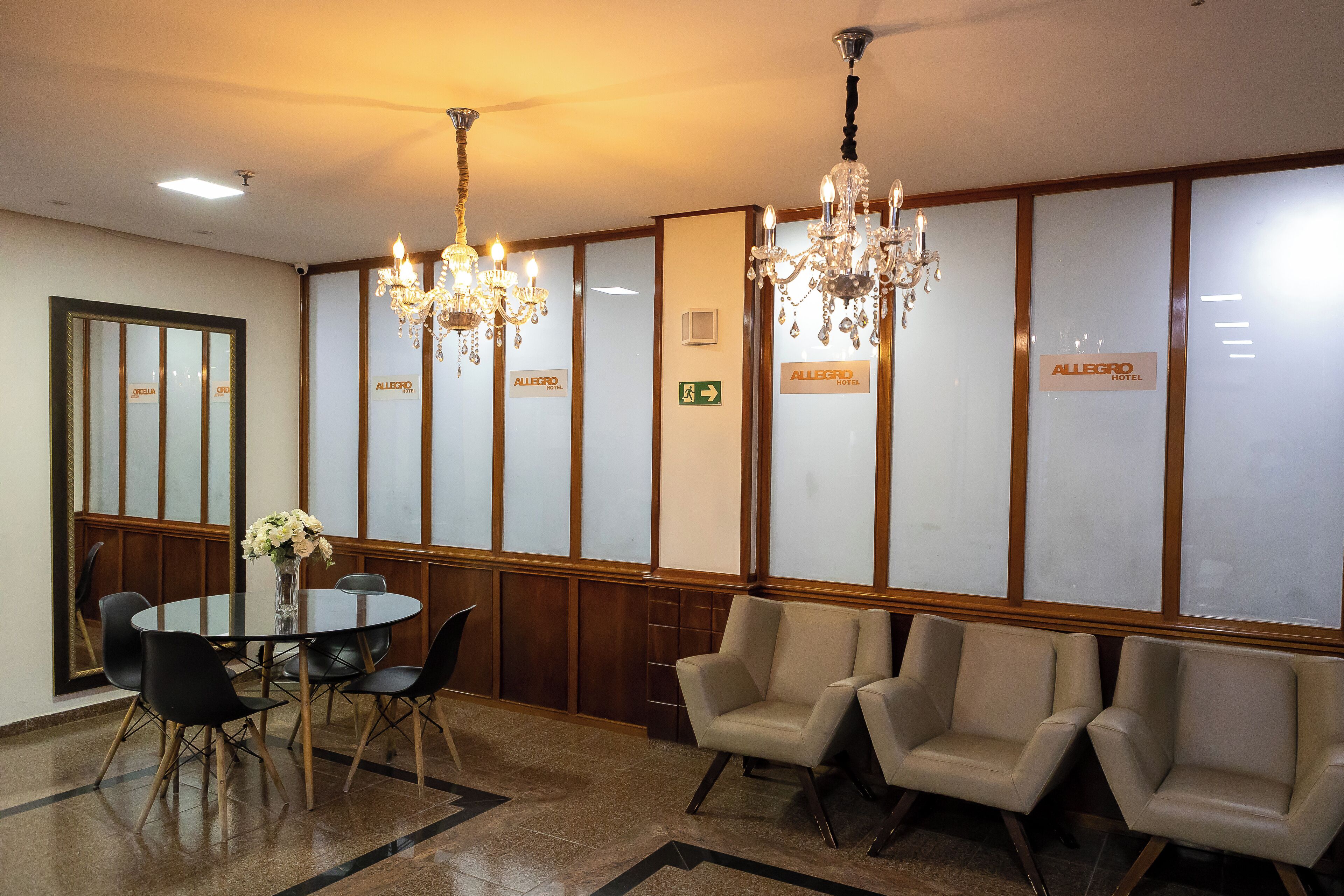 Photo - Allegro Hotel