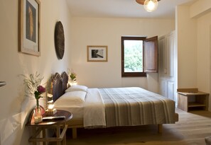 Double Room | Premium bedding, individually decorated, individually furnished, desk - Cincinnato Wine Resort (Cori)