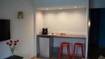 Family Suite | Living area | Flat-screen TV