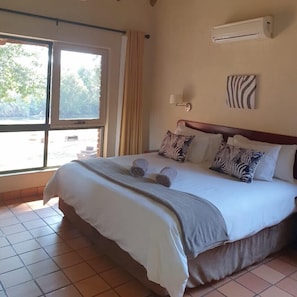 Family Chalet (Chalet no 9) - Ekuthuleni River Front Chalets (Hoedspruit)