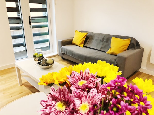 Apartment, 2 Bedrooms | Living area