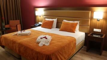 Minibar, in-room safe, soundproofing, travel cot