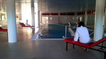 Una piscina techada