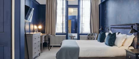 Junior Double Room | Premium bedding, individually decorated, individually furnished, desk