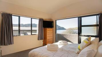 5 bedrooms, iron/ironing board, travel cot, WiFi