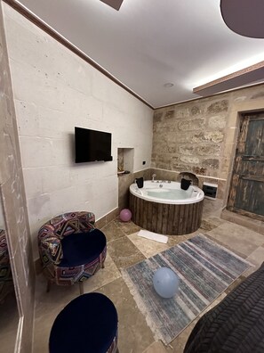 Deluxe Room | Soundproofing, iron/ironing board, free WiFi, bed sheets - DİRİLİŞ BANARYA PANSİYON (Ürgüp)