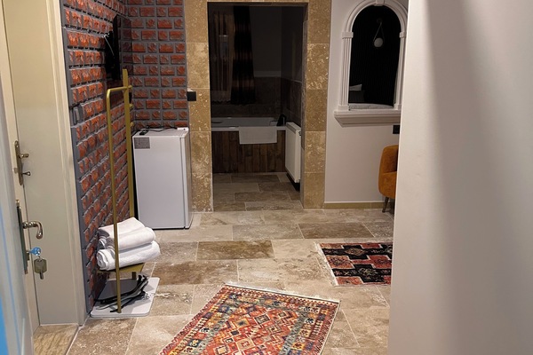 Exclusive Room | Soundproofing, iron/ironing board (on request), WiFi (free), bed sheets