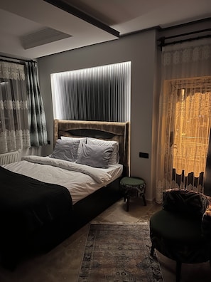 Kamar Double Deluks, Bebas Asap Rokok, pemandangan kota | Kedap suara, setrika/meja setrika, Wi-Fi gratis, dan seprai linen