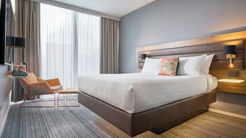 Roupas de cama antialérgicas, cortinas blackout, berços grátis